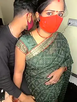 Snapshot of Indian_Lust_Couple chatting on 02-20-25, 06:24 Indian Lust Couple online show from 02-20-25, 06:24