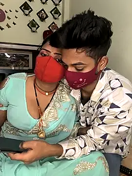 Snapshot of Indian_Lust_Couple chatting on 02-21-25, 06:15 Indian Lust Couple online show from 02-21-25, 06:15