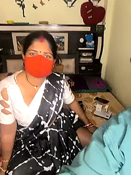 Snapshot of Indian_Lust_Couple chatting on 03-22-25, 08:48 Indian Lust Couple online show from 03-22-25, 08:48