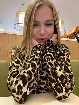 mur girl online show from 12-30-24, 09:37