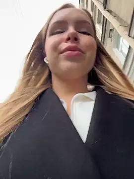 mur girl online show from 10-15-25, 01:00