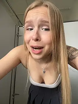 mur girl online show from 07-14-26, 12:55
