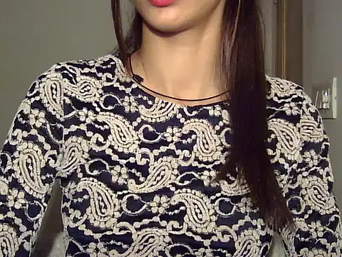 MAAYRA 09 online show from 12-14-25, 12:10