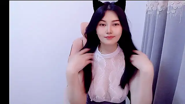 Snapshot of Little-sweet chatting on 10-11-25, 02:22 Little-sweet online show from 10-11-25, 02:22