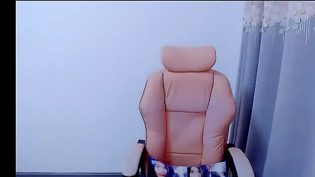 Snapshot of Little-sweet chatting on 10-17-25, 01:09 Little-sweet online show from 10-17-25, 01:09