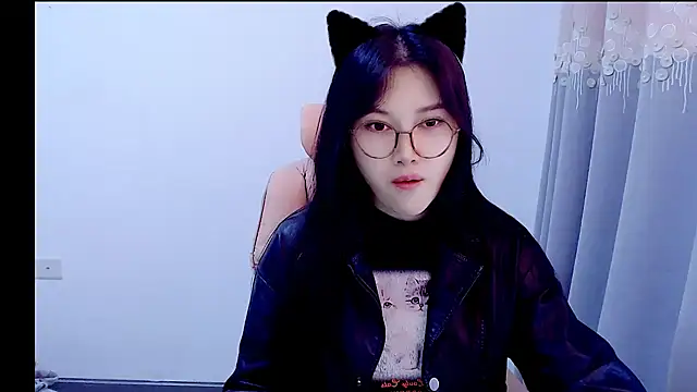 Snapshot of Little-sweet chatting on 10-22-25, 06:35 Little-sweet online show from 10-22-25, 06:35