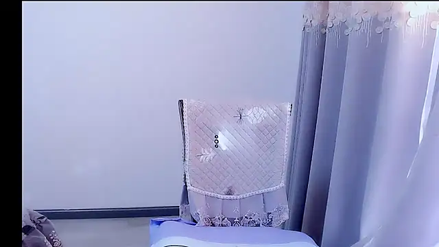 Snapshot of Little-sweet chatting on 11-11-25, 01:27 Little-sweet online show from 11-11-25, 01:27