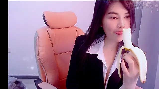 Snapshot of Little-sweet chatting on 11-24-25, 01:38 Little-sweet online show from 11-24-25, 01:38