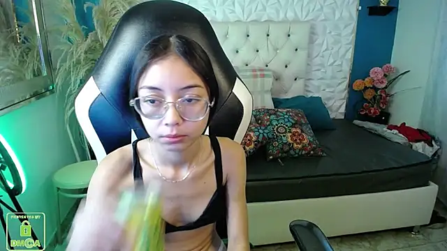 NathaliaSweet 11 online show from 12-19-25, 02:02