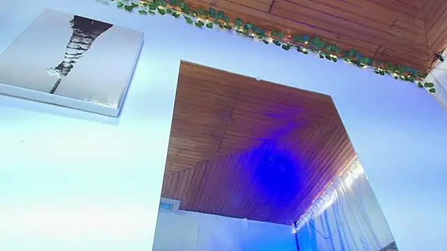 Naia x online show from 12-04-25, 08:17