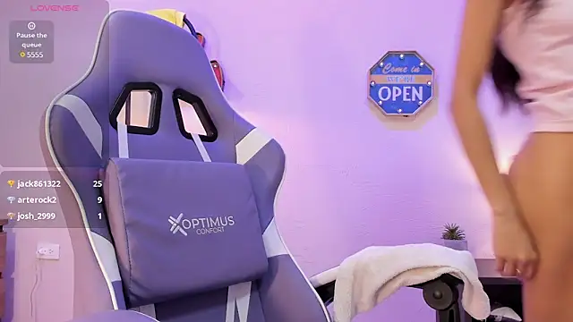 lupeebony online show from 01-25-25, 07:18