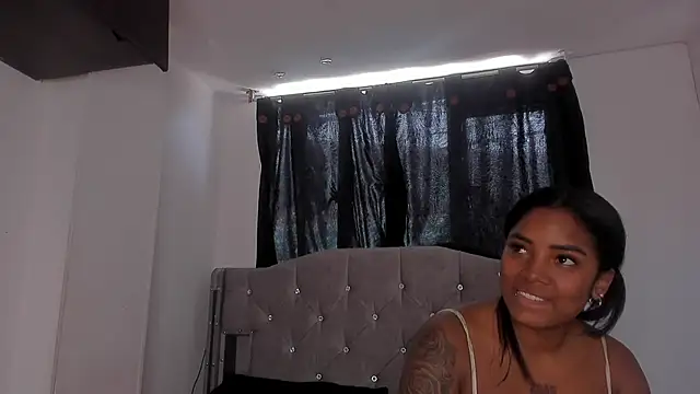 Snapshot of game_with_lesbians_ chatting on 02-23-25, 05:18 game with lesbians online show from 02-23-25, 05:18