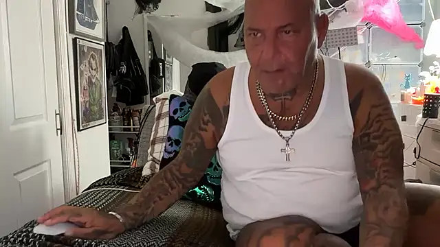 Snapshot of joeytatts66 chatting on 09-30-25, 02:49 joeytatts66 online show from 09-30-25, 02:49