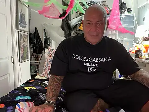 Snapshot of joeytatts66 chatting on 10-04-25, 04:21 joeytatts66 online show from 10-04-25, 04:21