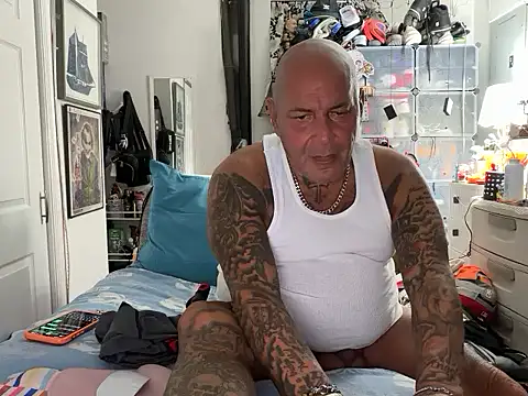 Snapshot of joeytatts66 chatting on 10-09-25, 01:03 joeytatts66 online show from 10-09-25, 01:03