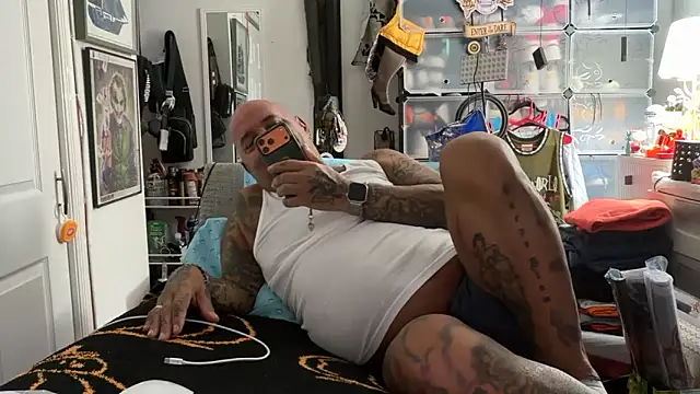 Snapshot of joeytatts66 chatting on 11-04-25, 04:55 joeytatts66 online show from 11-04-25, 04:55