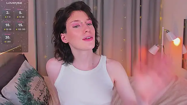 Snapshot of Kolette_Gray chatting on 01-15-25, 07:34 Kolette Gray online show from 01-15-25, 07:34