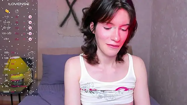 Snapshot of Kolette_Gray chatting on 11-18-25, 03:49 Kolette Gray online show from 11-18-25, 03:49