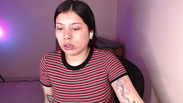 Snapshot of iam_emy chatting on 02-04-26, 04:07 iam emy online show from 02-04-26, 04:07