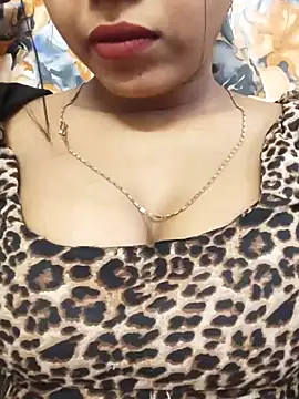 Snapshot of Sania-Love chatting on 02-04-25, 07:44 Sania-Love online show from 02-04-25, 07:44