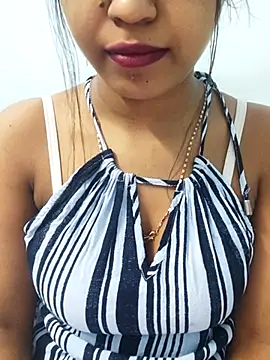 Snapshot of Sania-Love chatting on 02-12-25, 05:26 Sania-Love online show from 02-12-25, 05:26