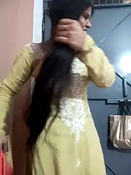 Snapshot of Sania-Love chatting on 02-15-25, 08:11 Sania-Love online show from 02-15-25, 08:11