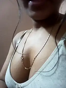 Snapshot of Sania-Love chatting on 03-18-25, 10:25 Sania-Love online show from 03-18-25, 10:25