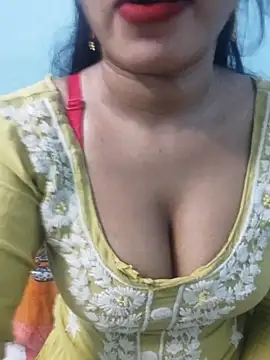 Snapshot of Sania-Love chatting on 09-22-25, 10:12 Sania-Love online show from 09-22-25, 10:12