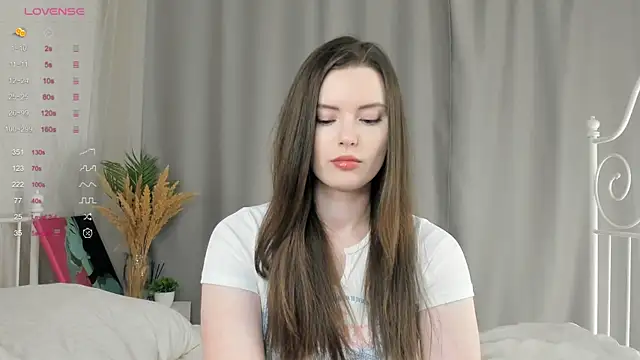Snapshot of LoraDevon chatting on 02-26-25, 07:27 LoraDevon online show from 02-26-25, 07:27