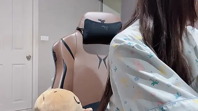 nenechuchu online show from 06-09-26, 03:18