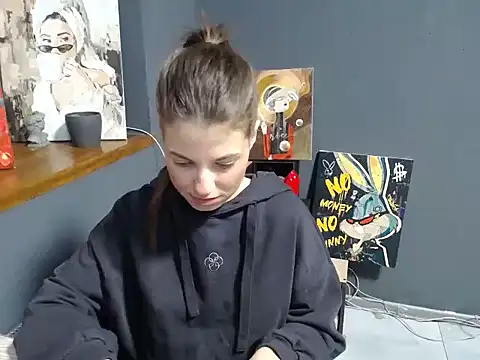 Snapshot of felicity_gold chatting on 02-17-26, 07:27 felicity gold online show from 02-17-26, 07:27