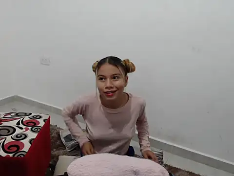 Snapshot of Naomi991 chatting on 02-17-25, 03:20 Naomi991 online show from 02-17-25, 03:20