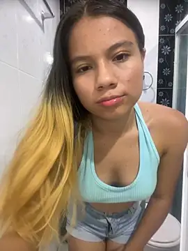 Snapshot of Naomi991 chatting on 10-04-25, 12:08 Naomi991 online show from 10-04-25, 12:08