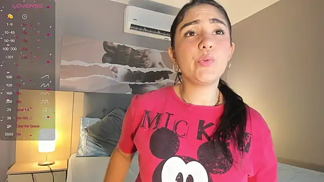 Snapshot of Belliinda_21 chatting on 01-18-25, 06:53 Belliinda 21 online show from 01-18-25, 06:53