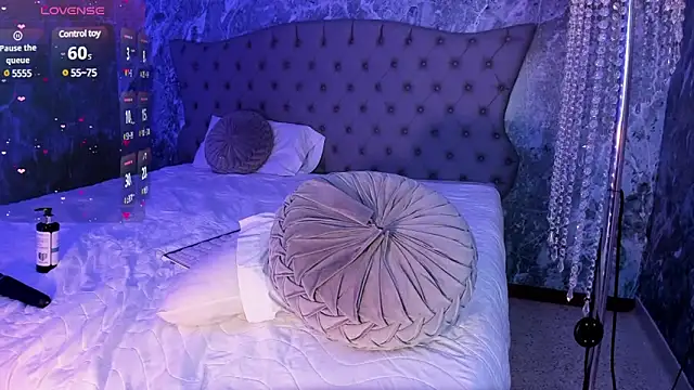 Snapshot of Belliinda_21 chatting on 01-22-25, 10:15 Belliinda 21 online show from 01-22-25, 10:15