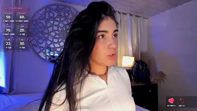 Snapshot of Belliinda_21 chatting on 03-15-25, 12:58 Belliinda 21 online show from 03-15-25, 12:58