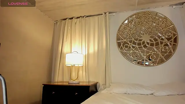 Belliinda 21 online show from 12-14-25, 06:45