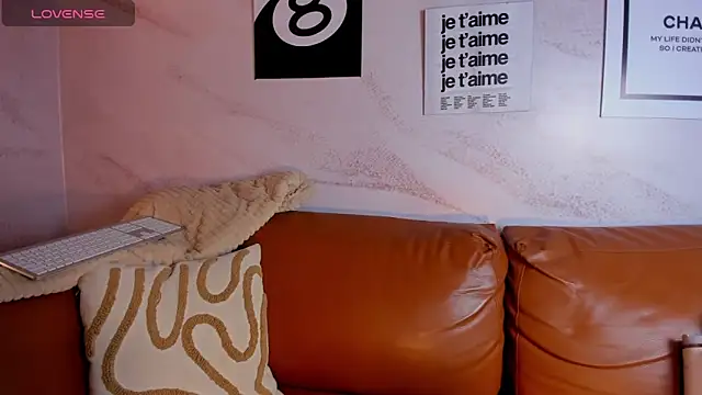 Belliinda 21 online show from 04-16-26, 07:03