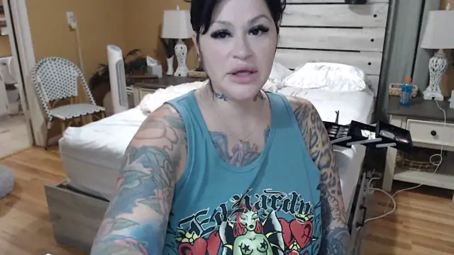 TexasTattooedHouseWife online show from 04-10-26, 02:11