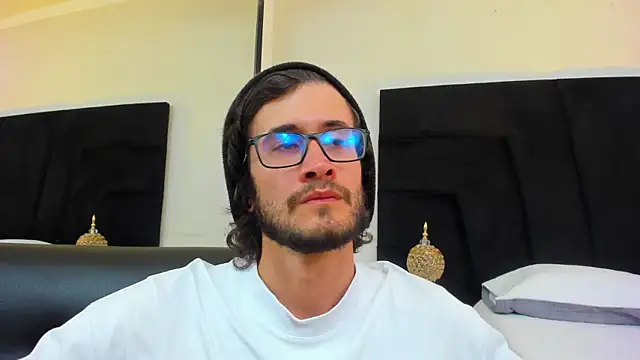 Loggan donnelly online show from 03-03-25, 09:05