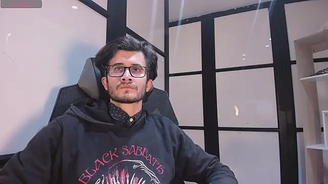 Loggan donnelly online show from 09-25-25, 08:23