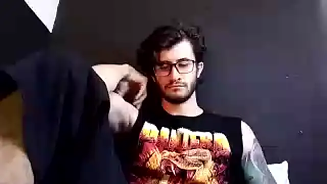 Loggan donnelly online show from 10-28-25, 06:43