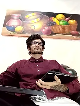 Loggan donnelly online show from 04-20-26, 11:50