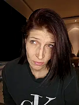 Lenchen  online show from 12-23-24, 09:51