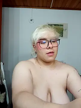 amalia love online show from 10-09-25, 05:16