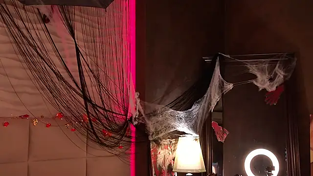 ViolaFlirt online show from 10-28-25, 04:38