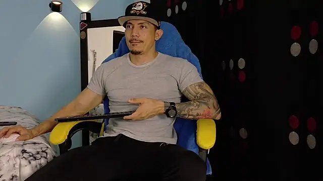 Alex motta online show from 03-08-26, 03:32