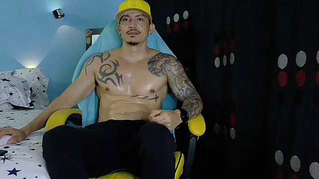 Snapshot of Alex_motta chatting on 07-10-26, 02:38 Alex motta online show from 07-10-26, 02:38