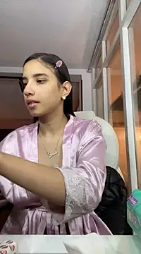 Snapshot of Praga_Pink chatting on 01-24-25, 12:52 Praga Pink online show from 01-24-25, 12:52