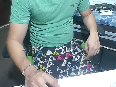 Snapshot of SOLESFETISHBR chatting on 10-03-25, 02:03 SOLESFETISHBR online show from 10-03-25, 02:03